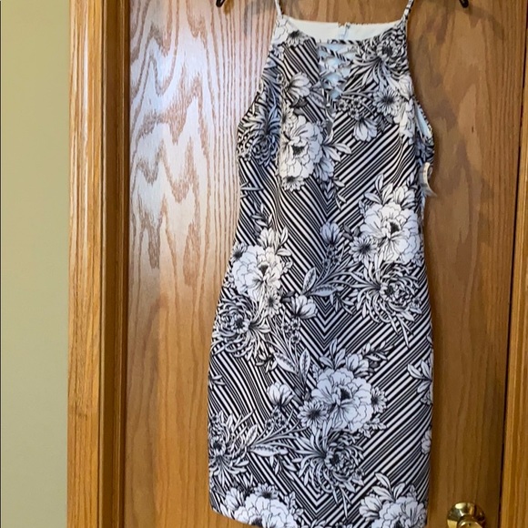 Dress - Picture 1 of 5